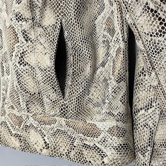 Ruby Red Cream Tan Snakeskin Print Moto Jacket Size 10 Neutral Mock Turtle - Picture 5 of 9